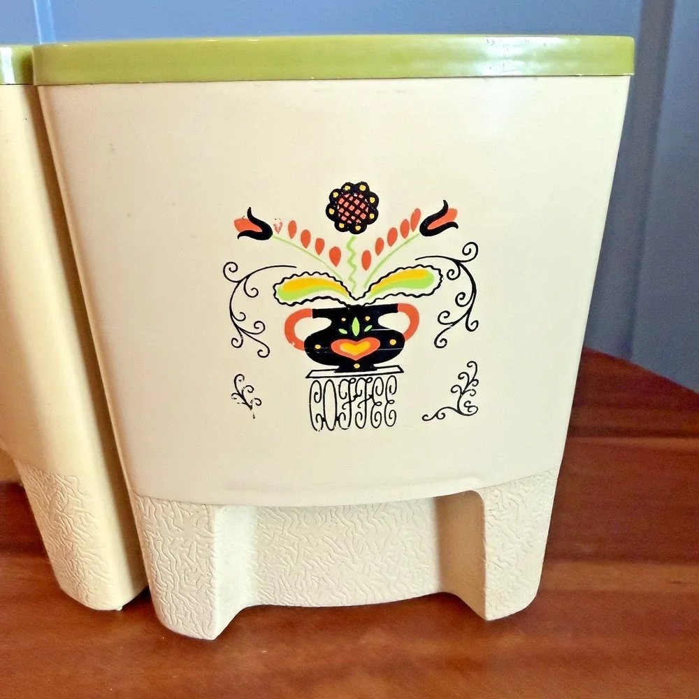 VTG Sterilite 1591 Kitchen Canister Set‎ Tea Coffee Wedge Dutch Green 2 Pcs Folk